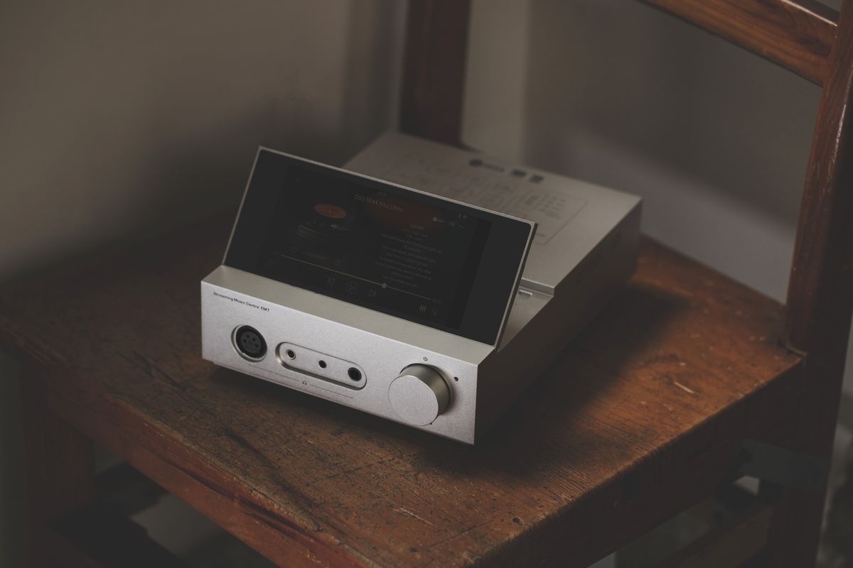 Shanling EM7 Streaming Music Center Sølv