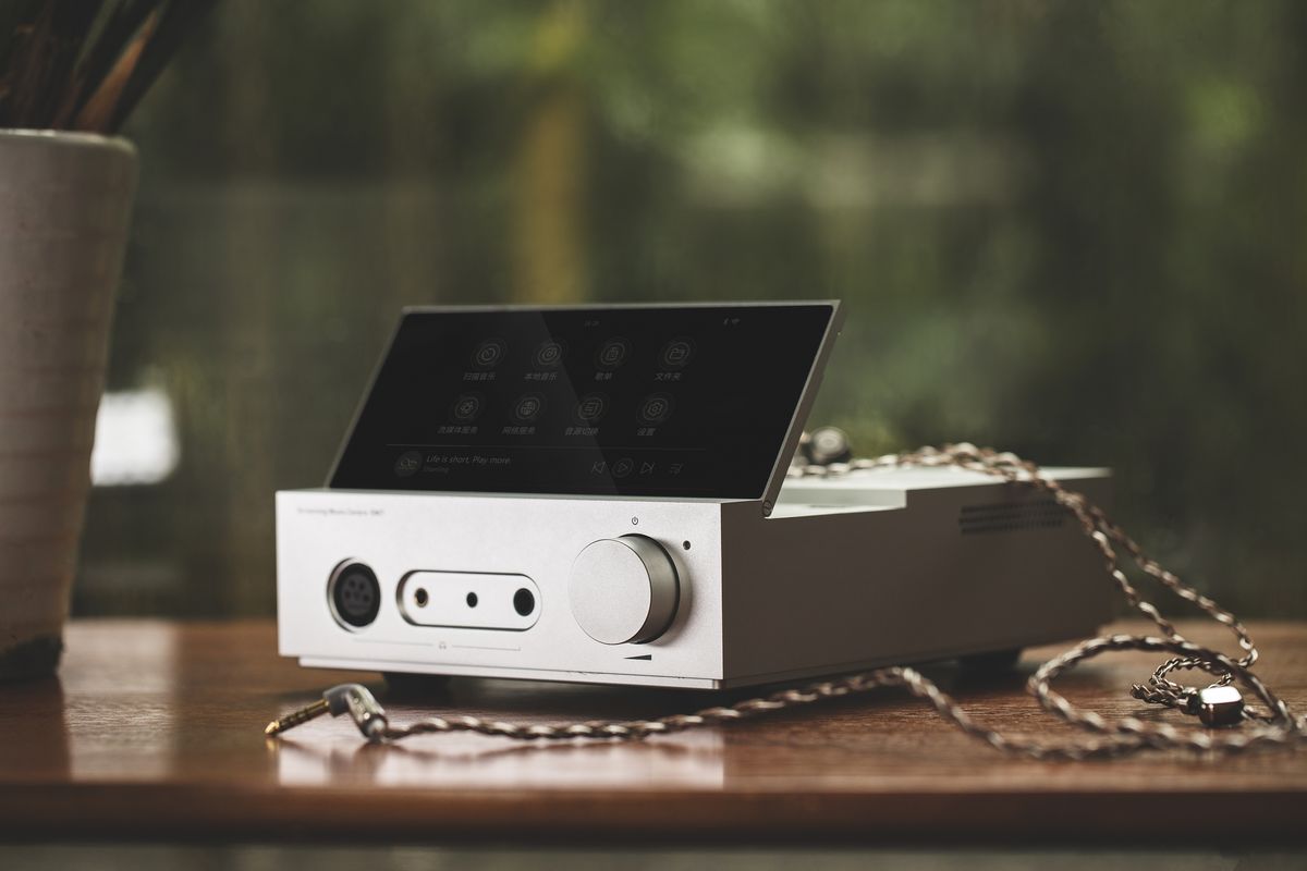 Shanling EM7 Streaming Music Center Sølv