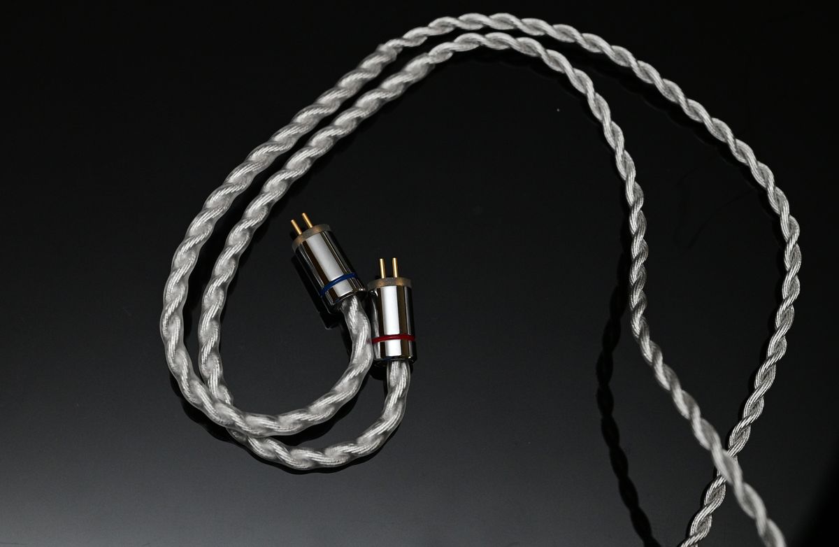Hidizs MP145 (4,4 mm) Titanium