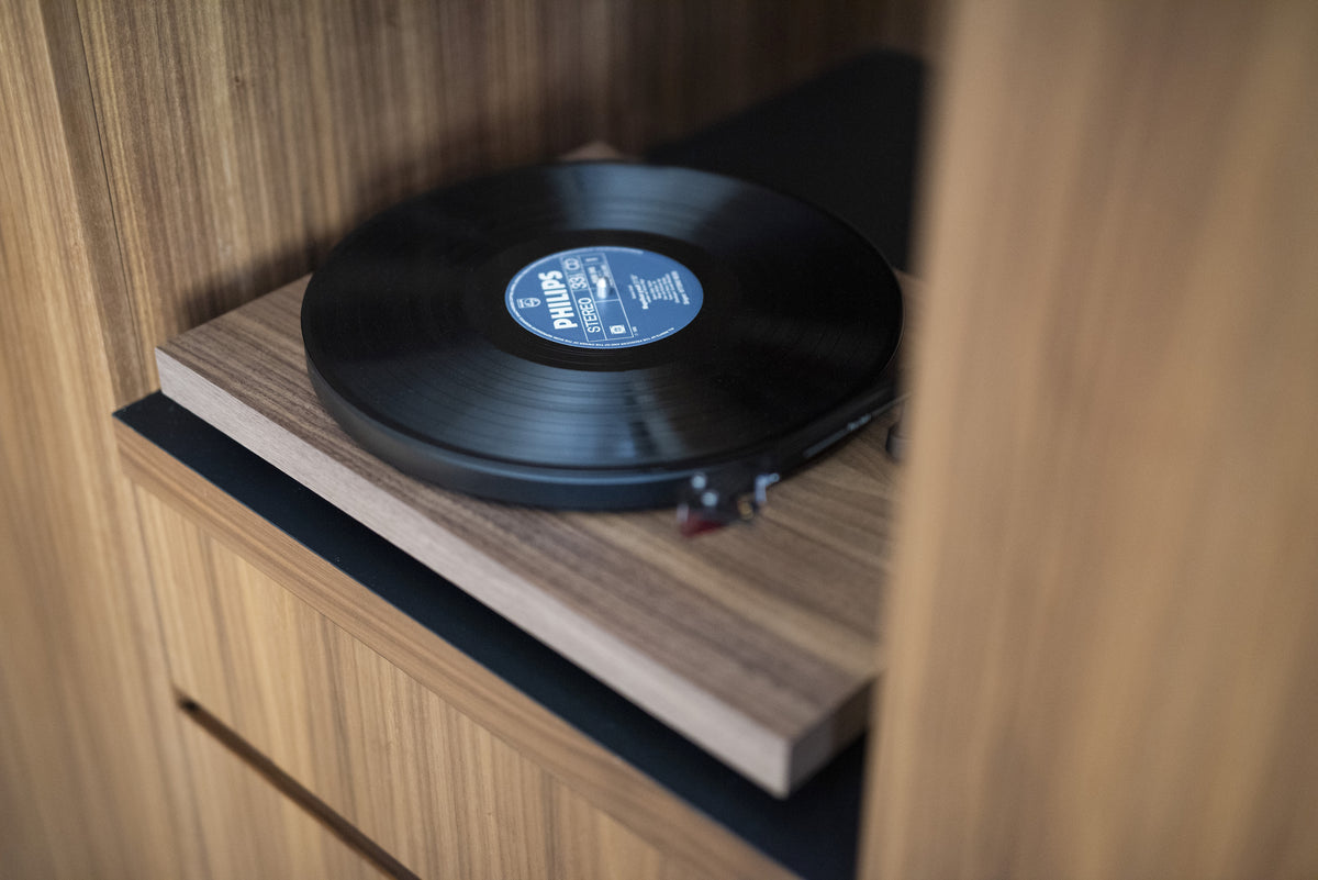 Pro-Ject Debut Carbon EVO 2M Red