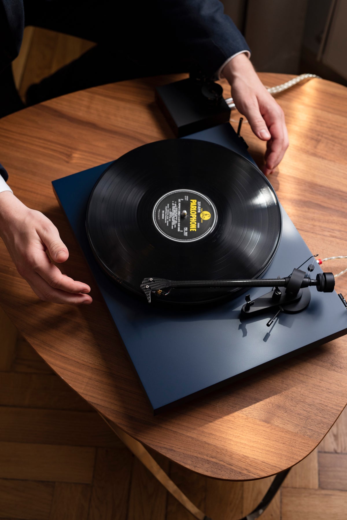 Pro-Ject Debut Carbon EVO 2M Red