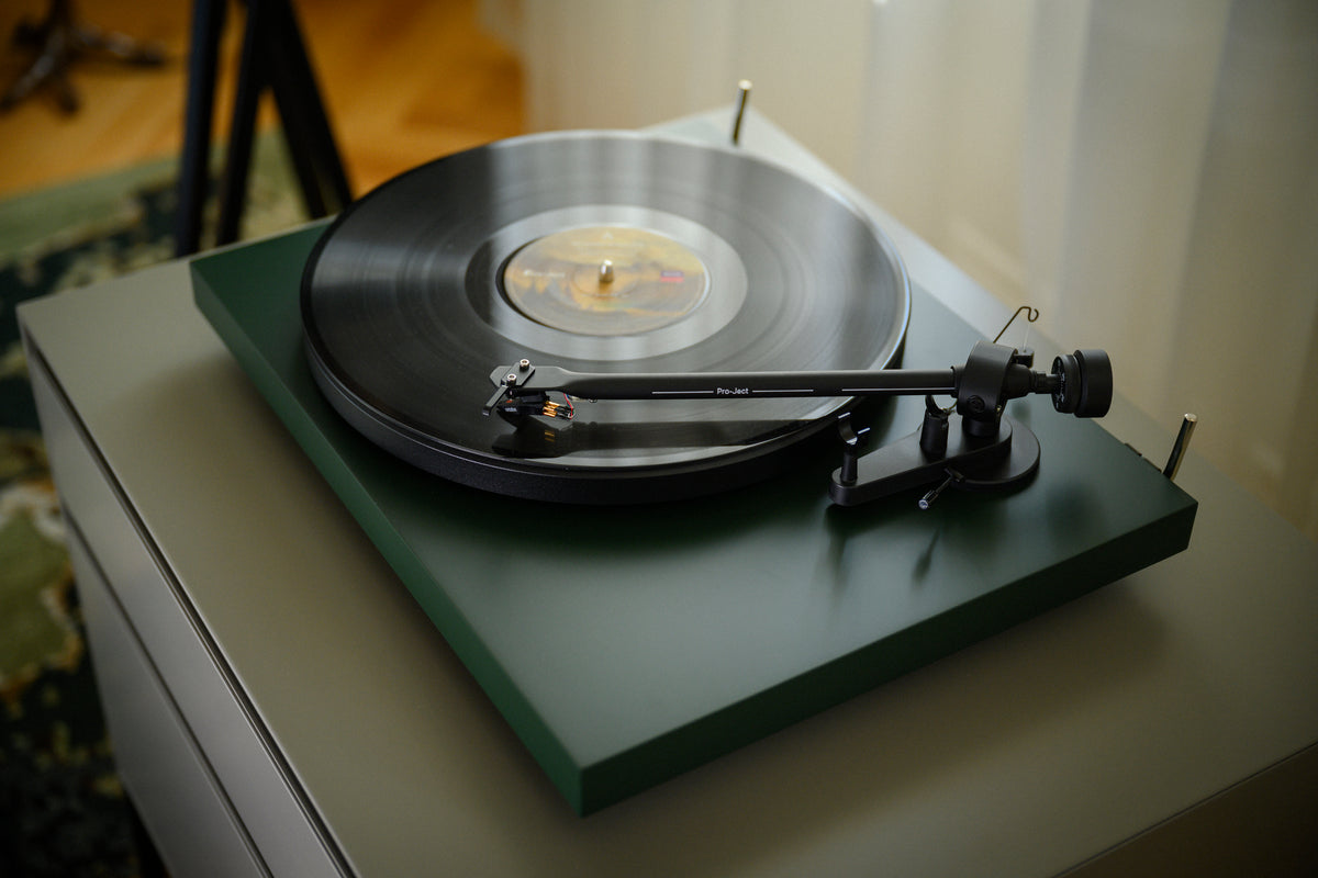 Pro-Ject Debut E OM5e
