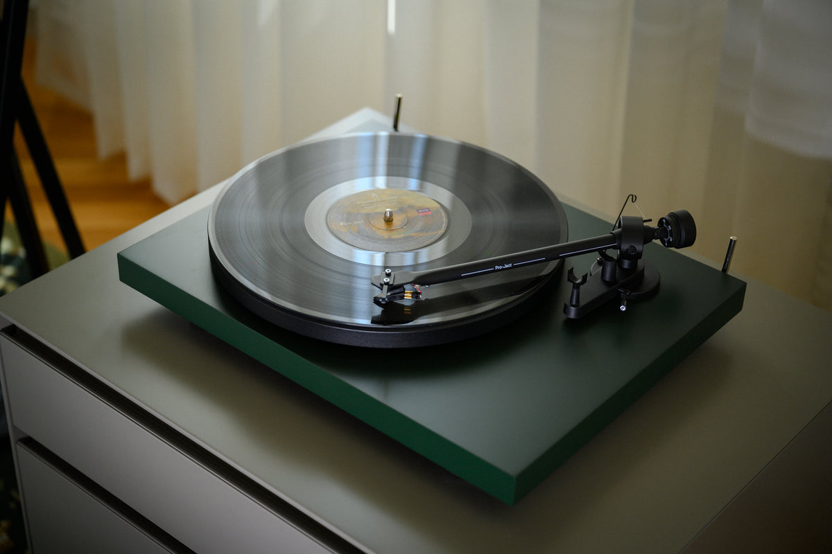 Pro-Ject Debut E OM5e