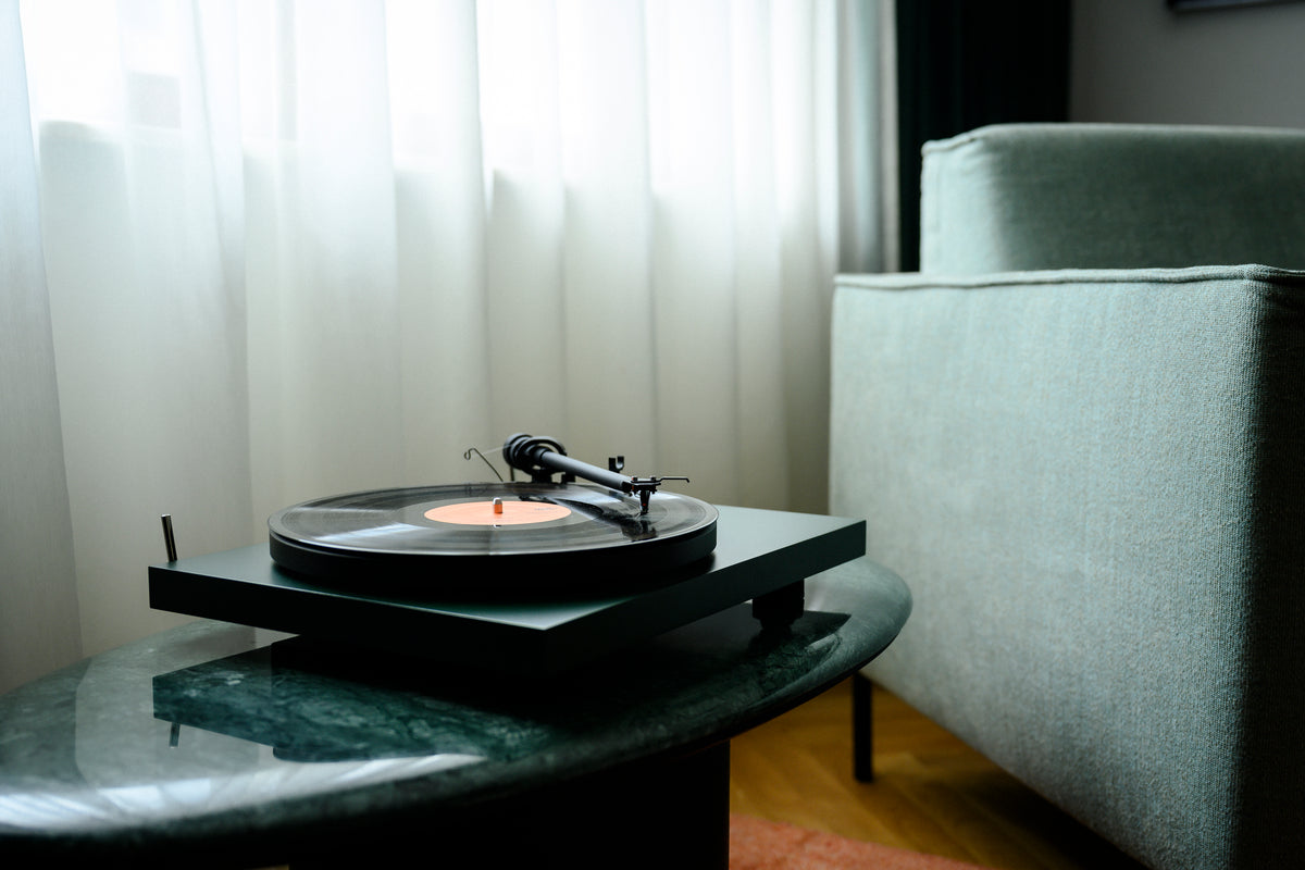 Pro-Ject Debut E OM5e