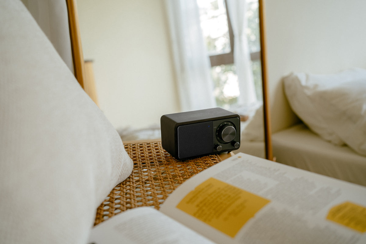 Sangean WR-7 PLUS Kompakt Genopladelig Radio